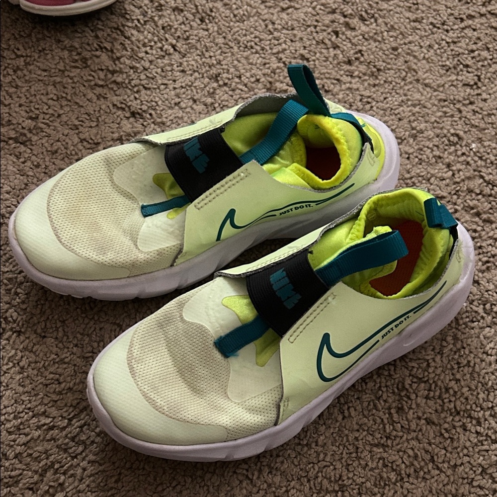 Nike Kids' Neon Green  Slip-On Sneakers